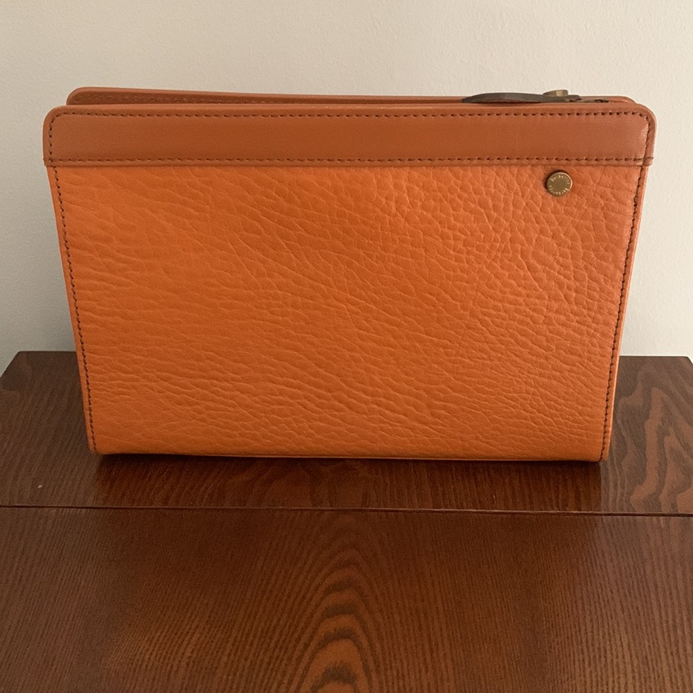 Burberry’s Vintage Clutch - Picture 4 of 8